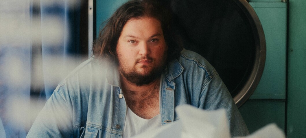 Imponerer med debutalbum