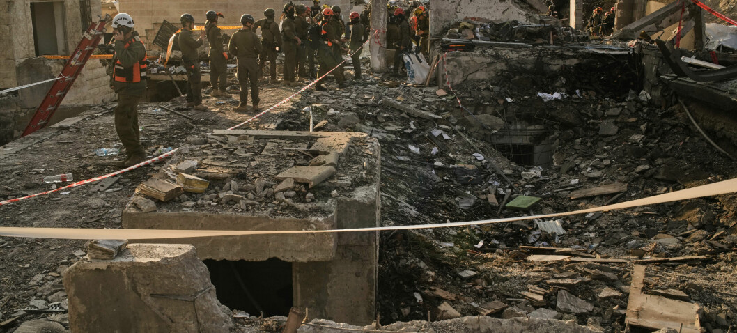 Ni drept og 45 såret