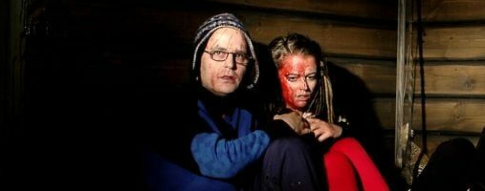 Vegar Hoel sammen med Charlotte Frogner i en scene fra filmen «Død snø».
