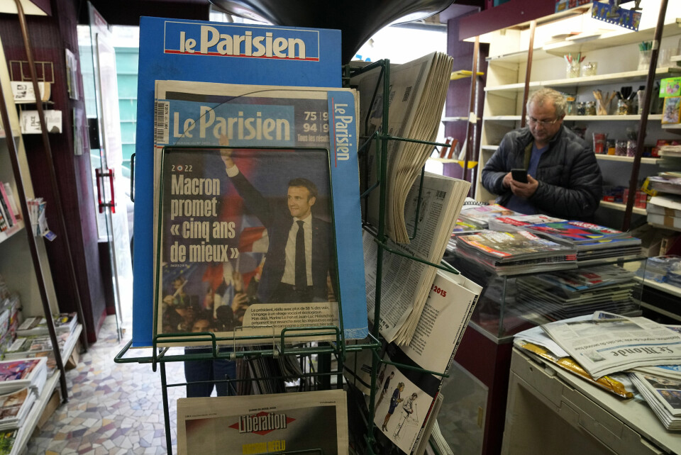 Forsida til avisa Le Parisien etter at Emmanuel Macron ble gjenvalgt med teksten: Macron lover «fem bedre år». Forsida til avisa Le Parisien med teksten 'Macron lover fem bedre år'.