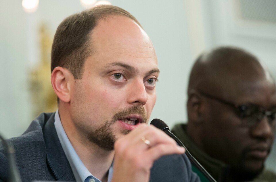 Vladmir Kara Murza har tirsdag blitt nominert Nobels fredspris for 2023. Vladimir Kara-Murza under en pressekonferanse i mai 2017, da han var i Oslo for å delta på Oslo Freedom Forum. Arkivfoto: Berit Roald / NTB