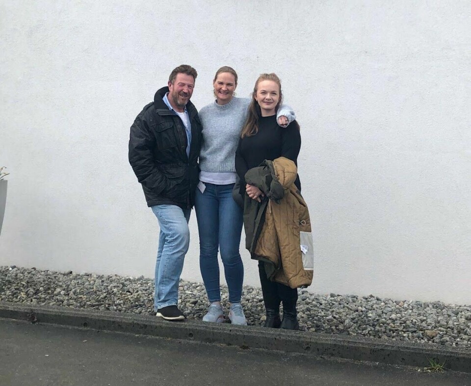 Arne Martinus Volden trives så godt som NAV-ansatt i Kristiansund, at han lover å fortsette der. Her er Volden sammen med kollegene Catrine Hellstrøm (i midten) og Hanna Dyrli. Arne Martinus Volden trives så godt som NAV-ansatt i Kristiansund, at han lover å fortsette der. Her er Volden sammen med kollegene Catrine Hellstrøm (i midten) og Hanna Dyrli.