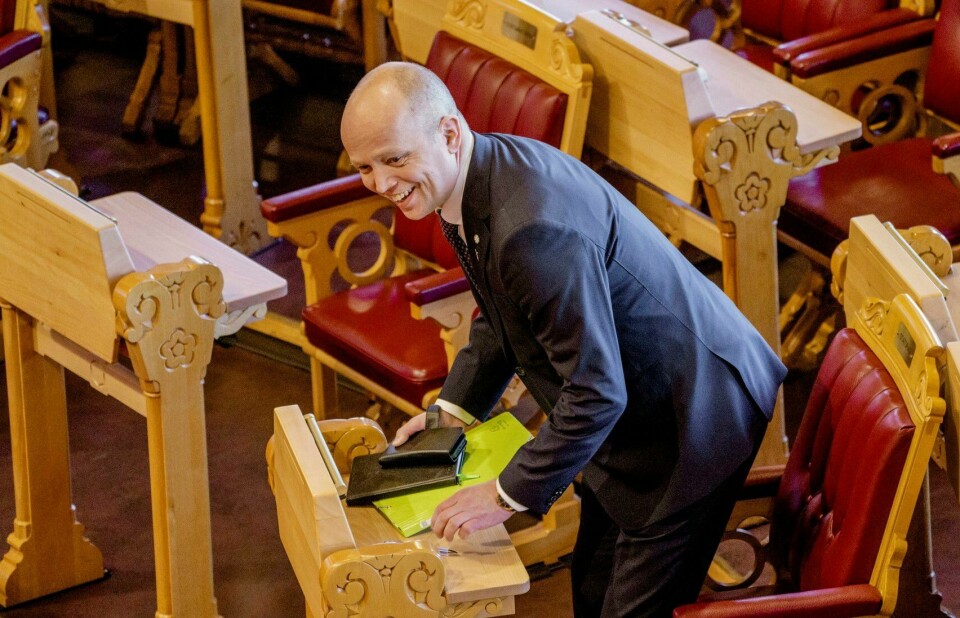 Finansminister og Sp-leder Trygve Slagsvold Vedum svarer på Frp-leder Sylvi Listhaugs frontalangrep. Oslo 20220330. Finansminister Trygve Slagsvold Vedum under den ordinære spørretimen på Stortinget.Foto: Stian Lysberg Solum / NTB