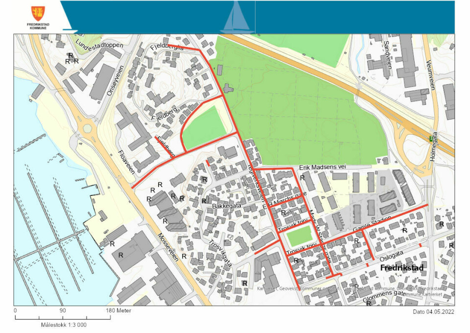 Gatene markert i rødt på dette kartutsnittet skal få nytt lag med asfalt i løpet av perioden 9. til 20. mai. Kartutsnitt som viser gater i området Fjeldberg/Trosvik torv i Fredrikstad som skal asfalteres i perioden 9. til 20. mai 2022.