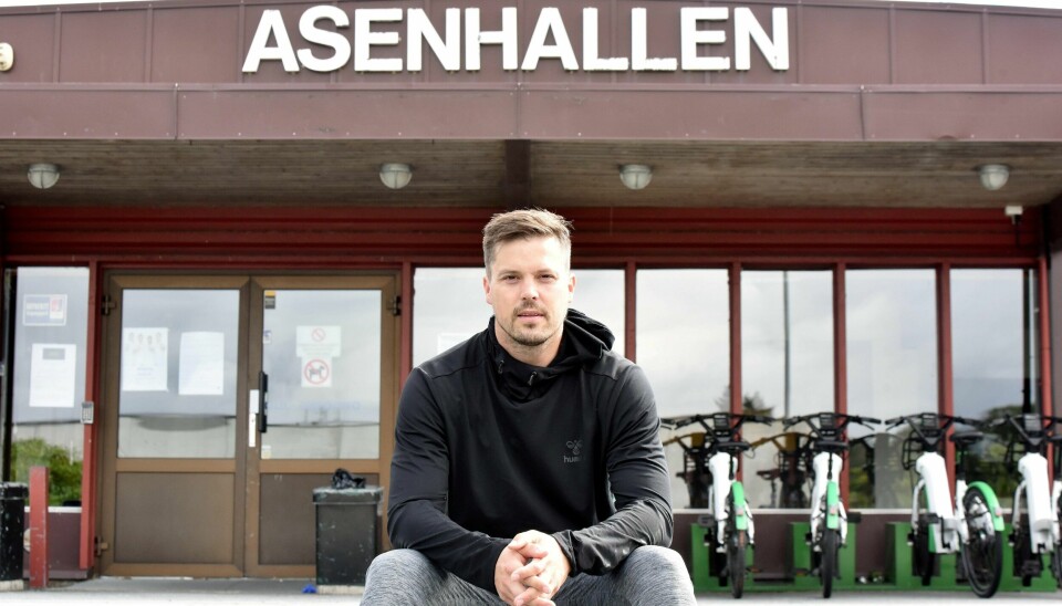 Det er i Åsenhallen det skjer førstkommende onsdag. Da tar Sola i mot Storhamar for å kjempe om en plass i finalen i sluttspillet i REMA 1000-ligaen kvinner. – Jeg har tro på at vi i hvert fall vinner kampen her i Åsenhallen, sier Sola-trener Steffen Stegavik til RA. Steffen Stegavik