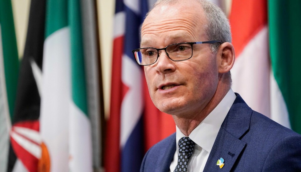 Irelands utenriksminister Simon Coveney kritiserer Storbritannias plan om ensidig å revidere handelsavtalen for Nord-Irland med EU. Foto: John Minchillo / AP / NTB Irelands utenriksminister Simon Coveney kritiserer Storbritannias plan om ensidig å revidere handelsavtalen for Nord-Irland med EU. Foto: John Minchillo / AP / NTB