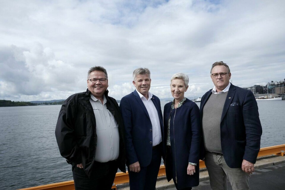 Fra venstre Johnny Hansen, forbundsleder Norsk Sjømannsforbund, fiskeri- og havminister Bjørnar Skjæran, LO.leder Peggy Hessen Følsvik og Hans Sande, forbundsleder i Norsk Sjøoffisersforbund. Fra venstre Johnny Hansen, forbundsleder Norsk Sjømannsforbund, fiskeri- og havminister Bjørnar Skjæran, LO.leder Peggy Hessen Følsvik og Hans Sande, forbundsleder i Norsk Sjøoffisersforbund.