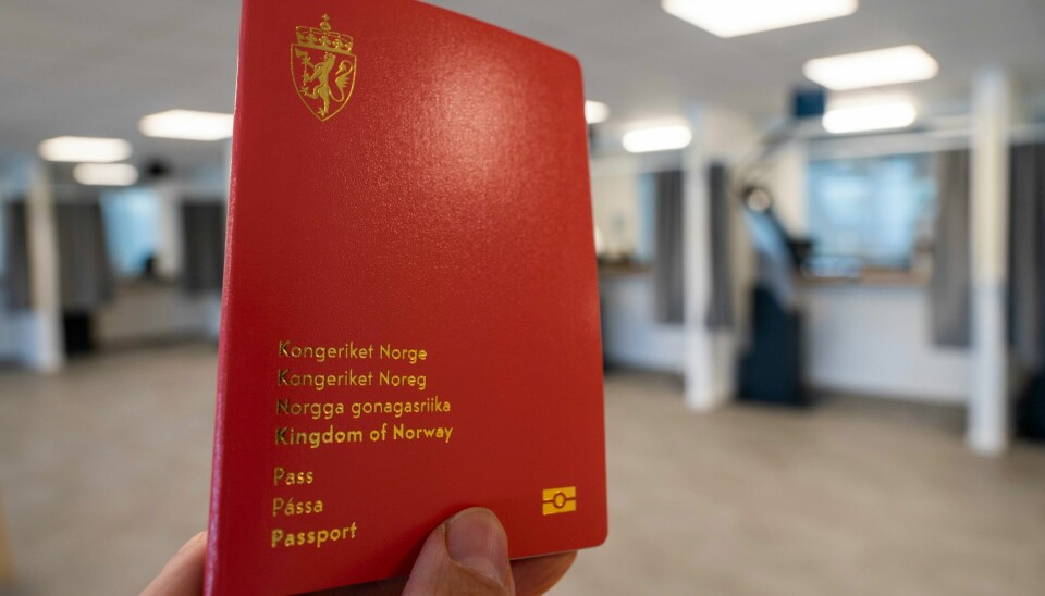 Flere partier på Stortinget vil ha strakstiltak for å håndtere passkrisen.
