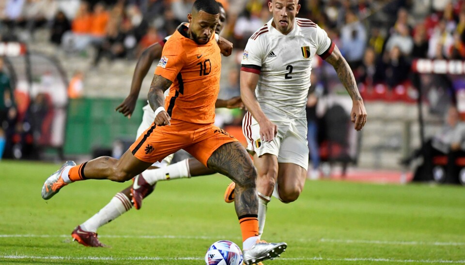Memphis Depay herjet til tider med Belgia-forsvaret fredag. Foto: Geert Vanden Wijngaert / AP / NTB Memphis Depay herjet til tider med Belgia-forsvaret fredag. Foto: Geert Vanden Wijngaert / AP / NTB