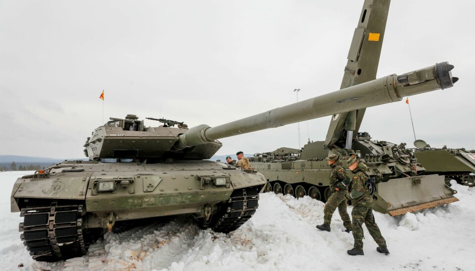 Det ventes også at Nato blir enige om å trappe opp hurtigreaksjonsstyrkene sine fra 40.000 til over 300.000 soldater på ukas toppmøte. Her fra en Nato-øvelse i Rena i mars. Rena 20220317. NATO-soldater øver i forbindelse med besøksdag for media og inviterte gjester i anledning øvelse Brilliant Jump 22 som er NATO Response Forces årlige deployeringsøvelse. I år finner denne øvelsen sted i Norge i forbindelse med norske Cold Response.Foto: Geir Olsen / NTB