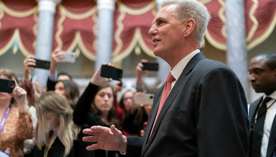 Kevin McCarthy hadde fortsatt håp om å bli valgt til ledervervet da han kom til Representantenes hus torsdag. Kevin McCarthy hadde fortsatt håp om å bli valgt til ledervervet da han kom til Representantenes hus torsdag. Foto: Jose Luis Magana / AP / NTB