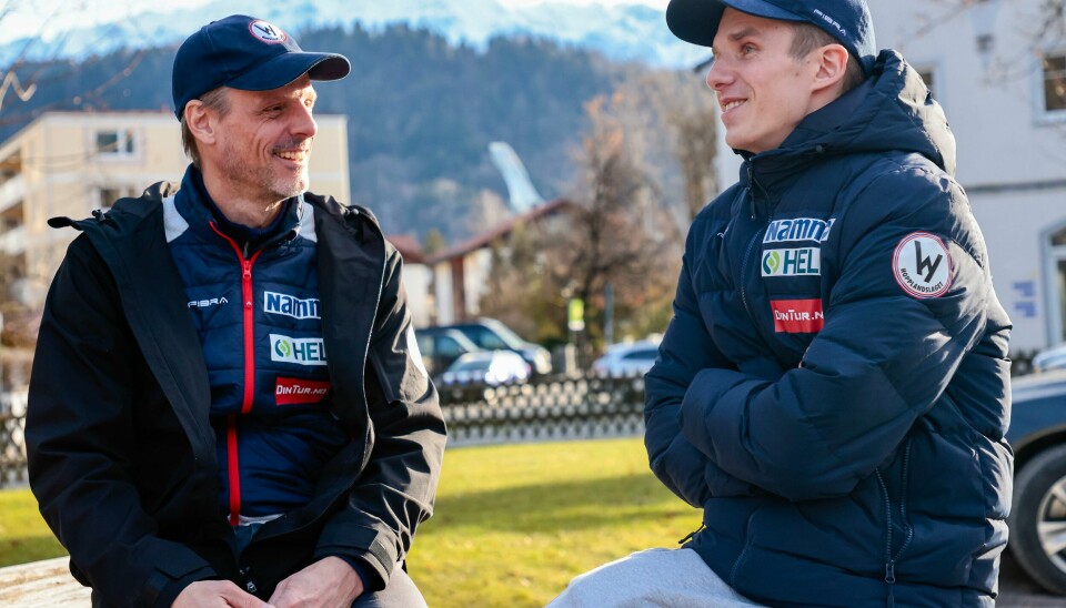 Halvor Egner Granerud og landslagstrener Alexander Stöckl (t.v.) har en jobb å gjøre foran rennet i Innsbruck. Halvor Egner Granerud og landslagstrener Alexander Stöckl (t.v.) har en jobb å gjøre foran rennet i Innsbruck.