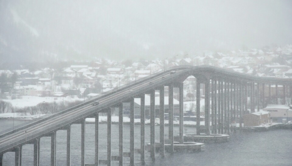 Tromsø har fra 5. januar innført bompenger inn og ut av byen. Vårsnøen skal lave ned flere steder i nord, men det roer seg før helgen. Foto: Rune Stoltz Bertinussen / NTB