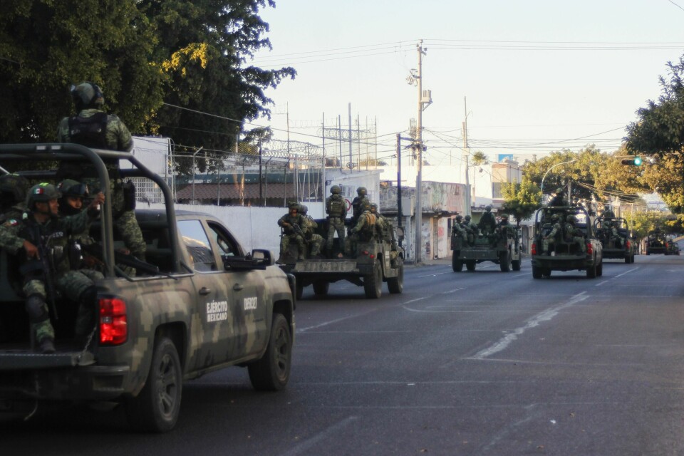 Minst 29 ble drept i torsdagens militæraksjon i byen Culiacán mot Sinaloa-kartellet, ifølge den mexicanske regjeringen. Sønnen til narkobaronen El Chapo ble pågrepet i aksjonen. Foto: Martin Urista / AP / NTB Minst 29 ble drept i torsdagens militæraksjon i byen Culiacán mot Sinaloa-kartellet, ifølge den mexicanske regjeringen. Sønnen til narkobaronen El Chapo ble pågrepet i aksjonen. Foto: Martin Urista / AP / NTB