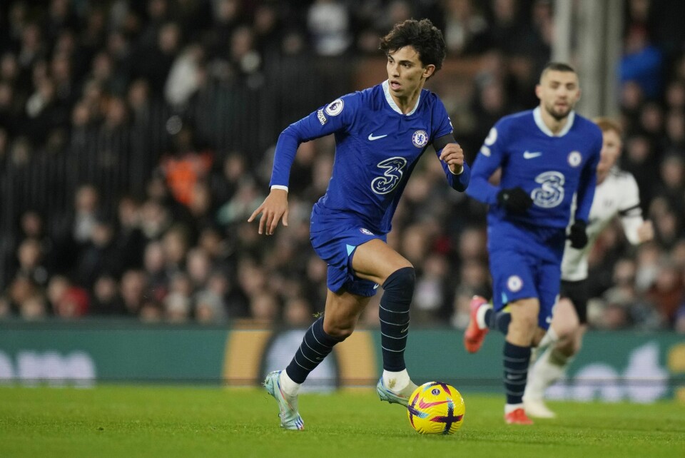 Joao Felix returnerer til Chelsea på permanent overgang, etter hans heller middels utlån til samme klubb João Félix ble utvist i sin første kamp for Chelsea. Foto: Alastair Grant / AP / NTB