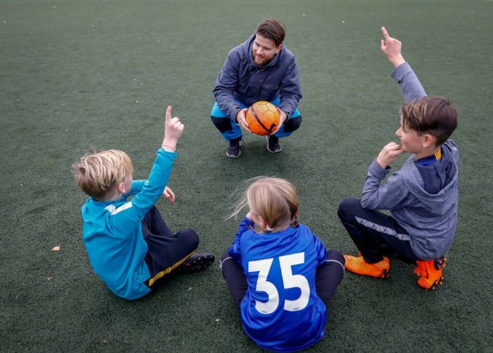 Barn og ungdom bør få spille fotball uten at strømmetjenesten MyGame følger med på dem. Illustrasjonsfoto. Barnefotball