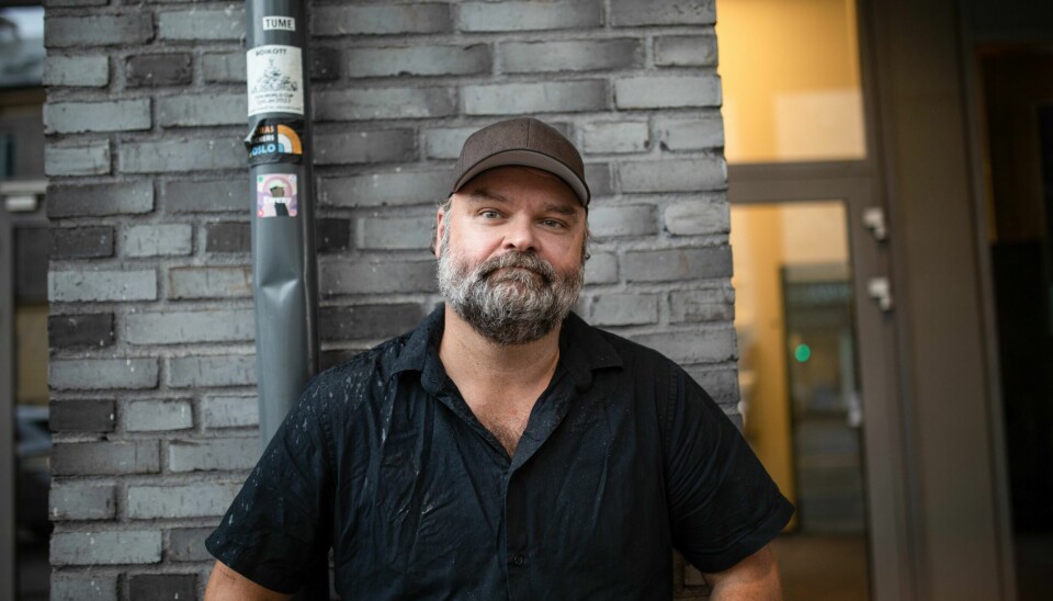 Komiker Atle Antonsen, her i 2021 Han har vært mange «fjollete dotter» oppigjennom. Dermed var det gøy for Atle Antonsen endelig å få være ordentlig skurk.