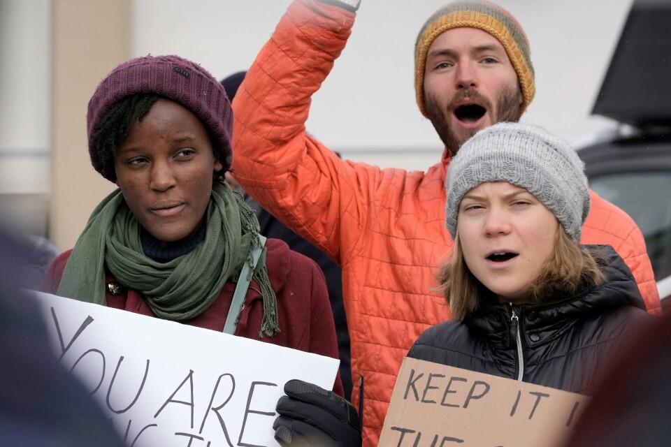 Vanessa Nakate (t.v.) og Greta Thunberg er nominert av Lan Marie Berg til Nobels fredspris for sitt arbeid i klimakampen. Her fra Davos tidligere i januar. Vanessa Nakate (t.v.) og Greta Thunberg er nominert av Lan Marie Berg til Nobels fredspris for sitt arbeid i klimakampen. Her fra Davos tidligere i januar. Foto: Markus Schreiber / AP / NTB