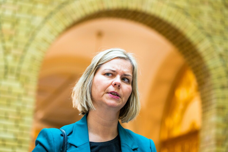 Venstre-leder Guri Melby er skeptisk til Norges forhold til Kina. Hun mener regjeringen må være tøffere, og kritiserer avtalen tidligere statsminister Erna Solberg (H) forhandlet fram med kinesiske myndigheter i 2016. Venstre og partileder Guri Melby går nok en gang i bresjen for kutt i sykelønnsordningen. Foto: Håkon Mosvold Larsen / NTB