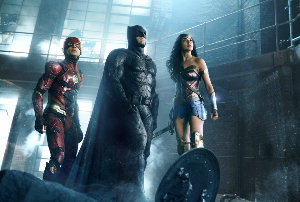 Heltene i Justice League får en ny sjanse, i en fire timer lang, mørkere og dystrere fil slik Zack Snyder ville lage filmen. Det er klart for gjensyn med The Flash (Ezra Miller), Batman (Ben Affleck) Wonder Woman (Gal Gadot) i filmen fra 2017. Heltene i Justice League får en ny sjanse, i en fire timer lang, mørkere og dystrere fil slik Zack Snyder ville lage filmen. Det er klart for gjensyn med The Flash (Ezra Miller), Batman (Ben Affleck) Wonder Woman (Gal Gadot) i filmen fra 2017.