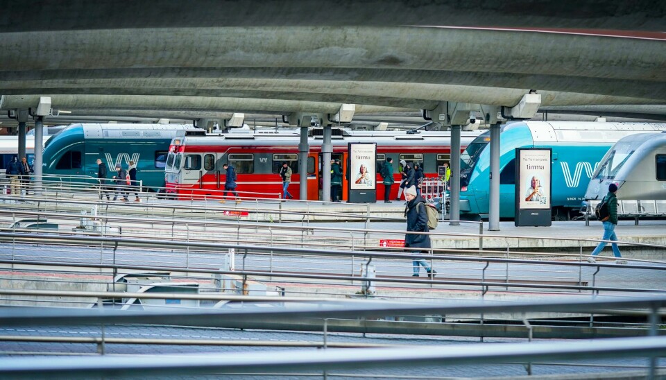 Forsinkelser og innstilte tog har nærmest blitt «normalen» i Norge, men likevel når ikke reisende fram i Transportklagenemnda med sine krav. Bildet er tatt på Oslo S 12. desember i fjor, da nok en signalfeil førte til problemer for mange reisende. Forsinkelser og innstilte tog har nærmest blitt «normalen» i Norge, men likevel når ikke reisende fram i Transportklagenemnda med sine krav. Bildet er tatt på Oslo S 12. desember i fjor, da nok en signalfeil førte til problemer for mange reisende.