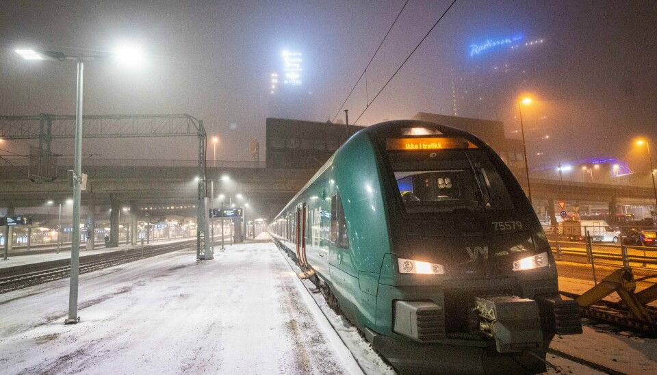 Feilrettingen på Follobanen har så langt kostet 60 millioner kroner. Bane Nor testkjører Follobanen i 200 km/t gjennom Blixtunnelen. Etter to runder med testkjøring, opplyser Bane Nor at anlegget fungerer som det skal. Foto: Heiko Junge / NTB