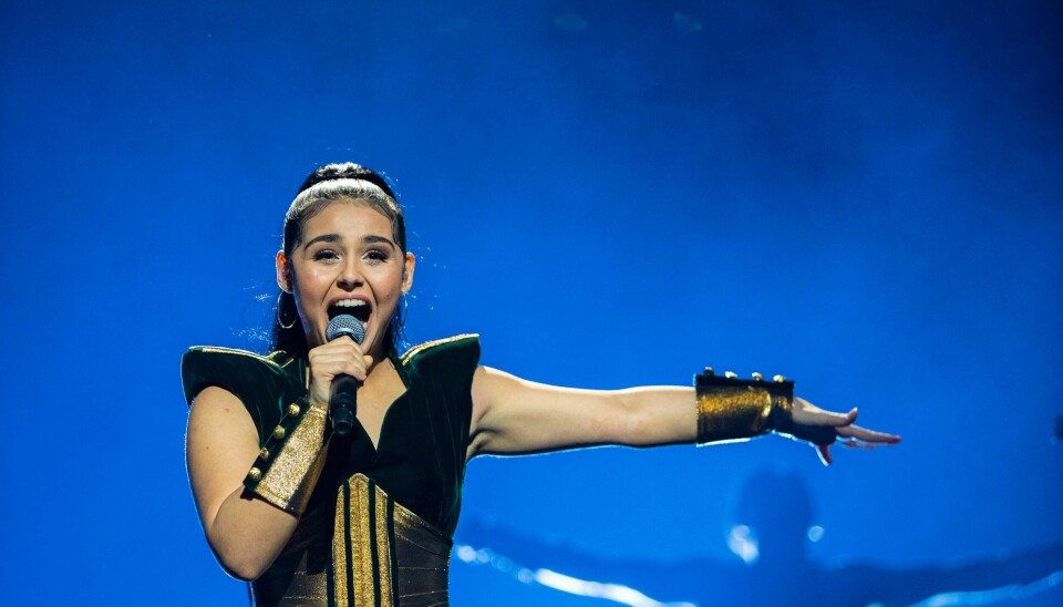Alessandra Mele under opptreden av «Queen of Kings». Alessandra Mele under opptreden av «Queen of Kings».