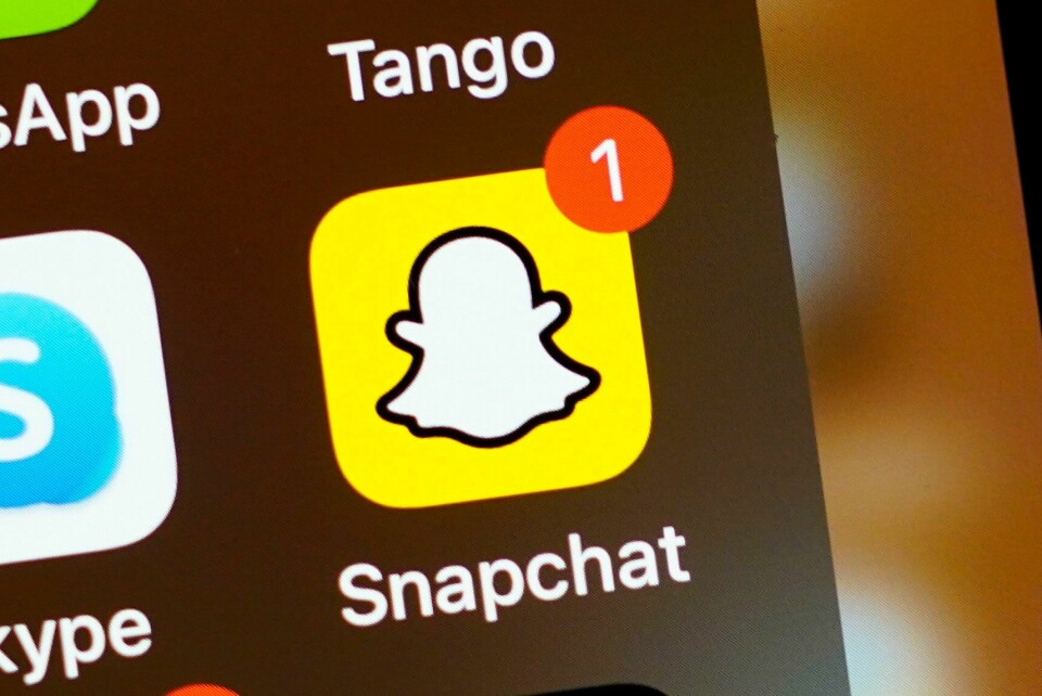 Snapchat har nå 850 millioner månedlige brukere, men taper fortsatt penger. Politiet ber om at ingen deler voldsvideoer på Snapchat. Foto: Lise Åserud / NTB