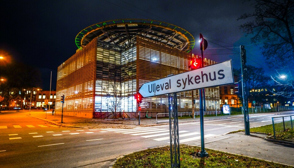 Flere fylkeslag i Senterpartiet krever at planene om å legge ned Ullevål sykehus og bygge nytt storsykehus på Gaustad, skrotes. Sykehus over hele landet har hevet beredskapen de siste dagene. Men så langt har Ullevål sykehus i Oslo sluppet unna. Foto: Lise Åserud / NTB