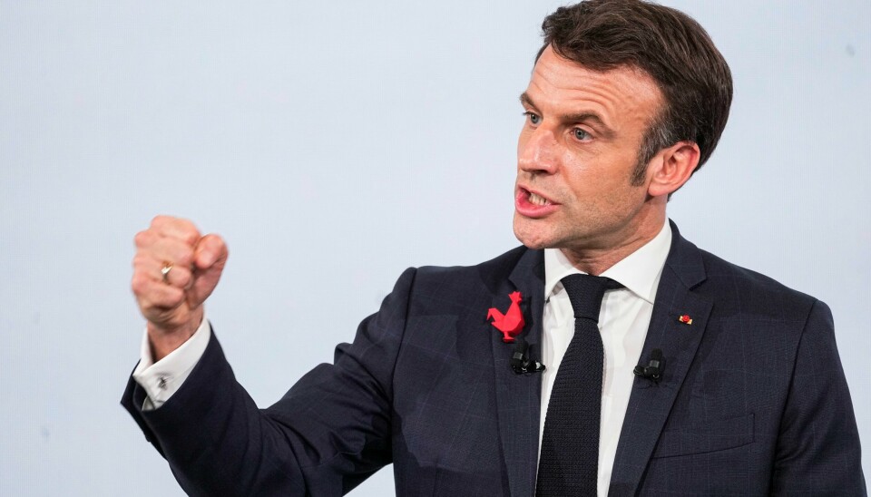 Frankrikes president Emmanuel Macron. Frankrikes president Emmanuel Macron sier franskmenn må jobbe lenger om de fortsatt vil ha et pensjonssystem. Foto: Michel Euler / AP / NTB