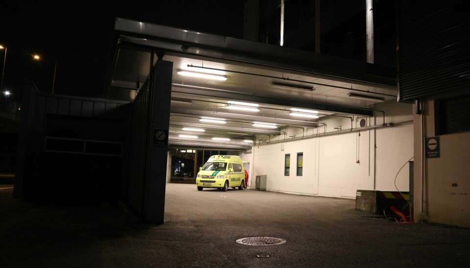 Ved ambulanseinngangen til Bergen legevakt måtte Hennie nærmest snu i døren. (Illustrasjonsbilde) Bergen legevakt, ambulanseinngang