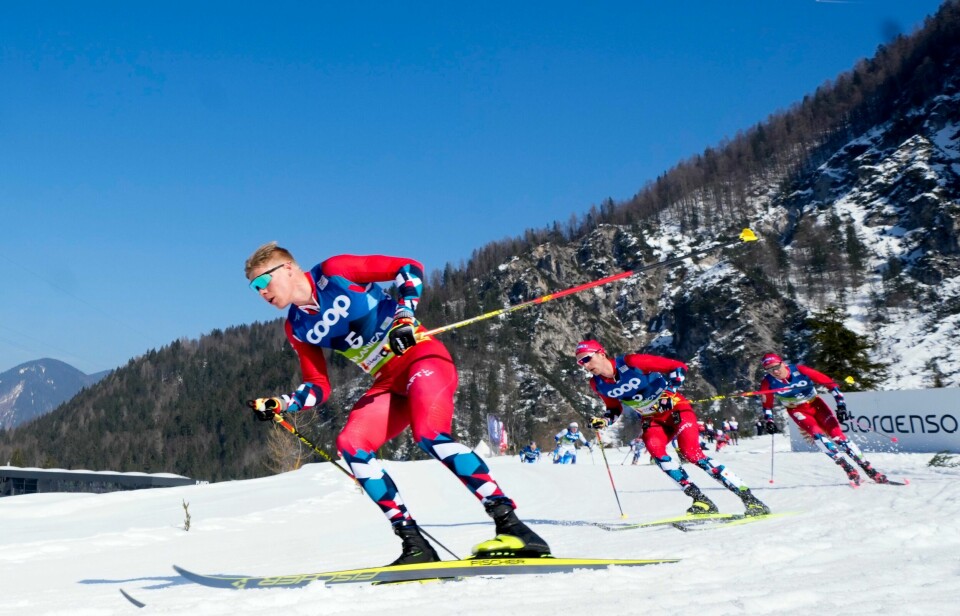 Martin Løwstrøm Nyenget leder an på søndagens avsluttende femmil i ski-VM i Planica. Martin Løwstrøm Nyenget under femmila. Foto: Heiko Junge / NTB