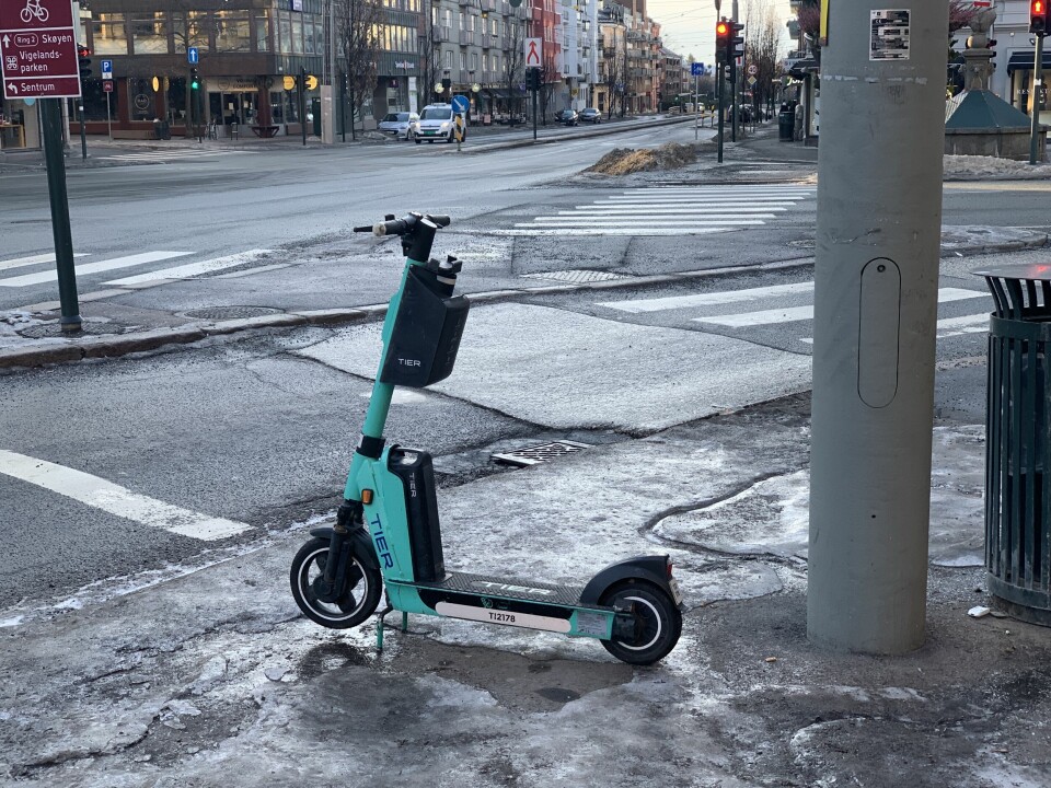 1. januar. Nytt år og opp på hjulene igjen. Det meste av snøen er borte, men elsparkesykkelen får stå i fred. 1. januar. Nytt år og opp på hjulene igjen. Det meste av snøen er borte, men elsparkesykkelen får stå i fred.