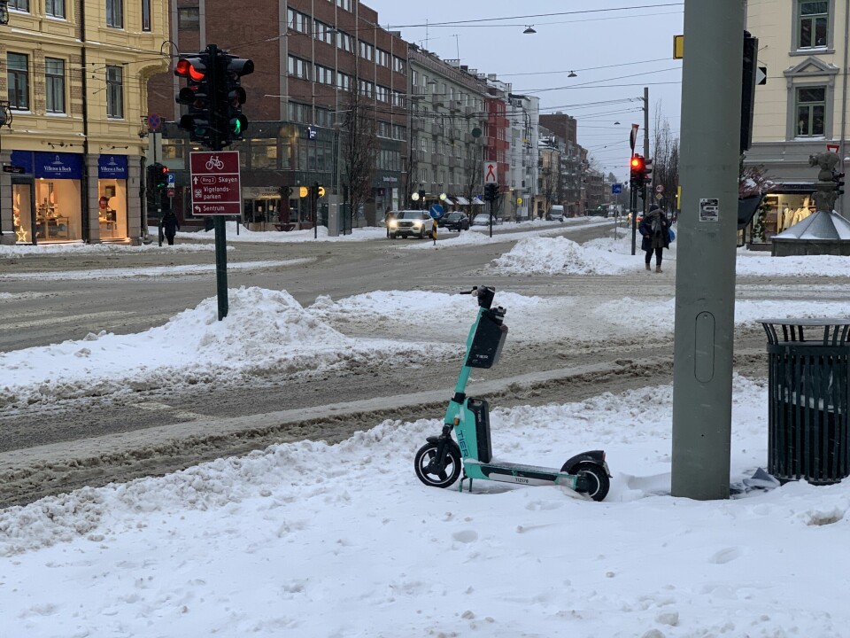 5. januar. Det er full vinter igjen rundt elsparkesykkelen. 5. januar. Det er full vinter igjen rundt elsparkesykkelen.