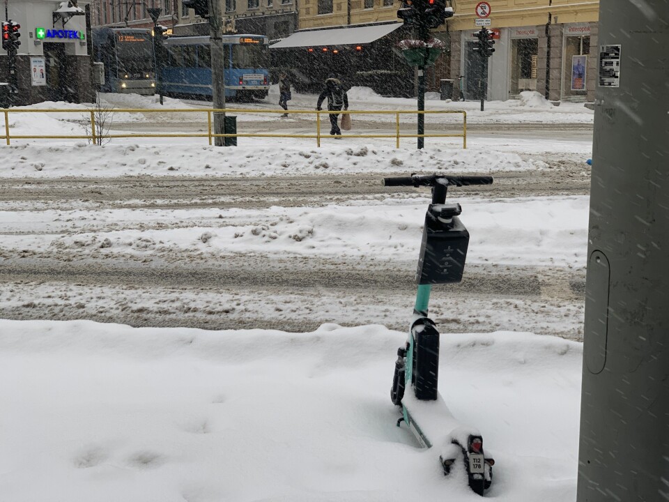 6. januar. Enda mer snø, og enda mindre sannsynlig at elsparkesykkelen får seg en tur. 6. januar. Enda mer snø, og enda mindre sannsynlig at elsparkesykkelen får seg en tur.