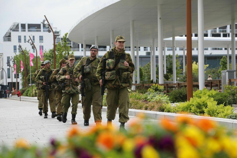 – Øvelsen er koordinert med politiet, og HV-soldatene vil være lett kjennbare i norsk uniform. – Øvelsen er koordinert med politiet, og HV-soldatene vil være lett kjennbare i norsk uniform.
