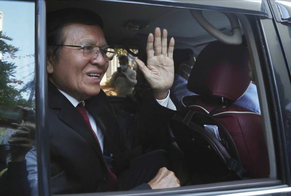 Opposisjonslederen i Kambodsja, Kem Sokha, er dømt til 27 års husarrest for forræderi. Opposisjonsleder Kem Sokha i Kambodsja er dømt til 27 års husarrest for forræderi. Foto: Heng Sinith / AP / NTB