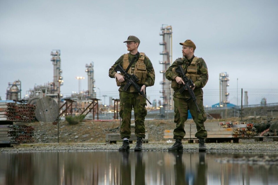 – Øvelsen er koordinert med politiet, og HV-soldatene vil være lett kjennbare i norsk uniform. – Øvelsen er koordinert med politiet, og HV-soldatene vil være lett kjennbare i norsk uniform.