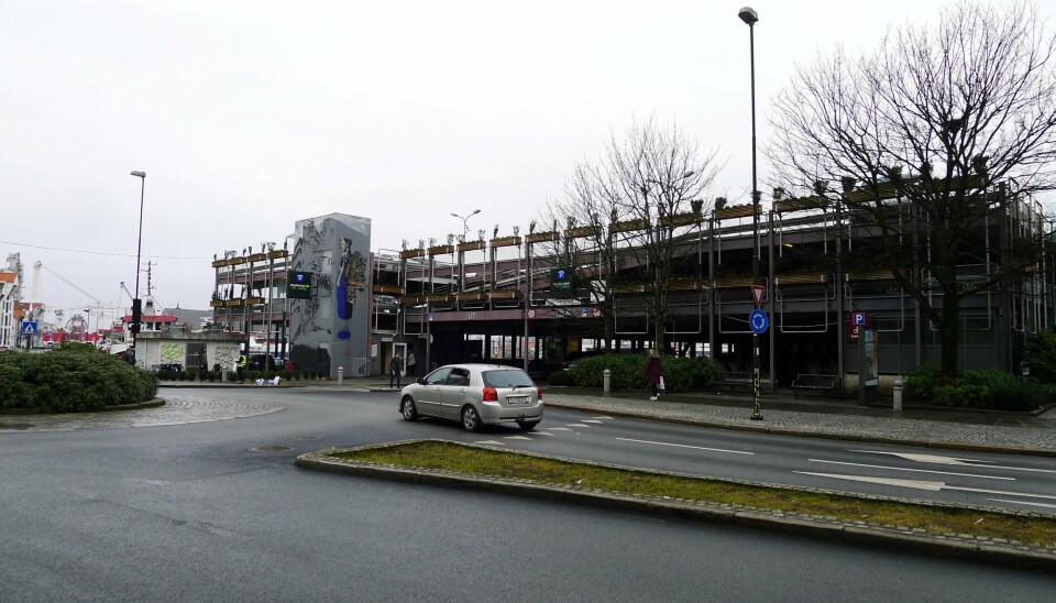 Venstre vil at byen skal utvikle seg i en grønn retning, skriver gruppeleder Mette Vabø. Ett av grepene er å rive parkeringshuset på Jorenholmen. Politikerne er uenige om hva som bør gjøres med parkeringshuset på Jorenholmen i Stavanger sentrum.