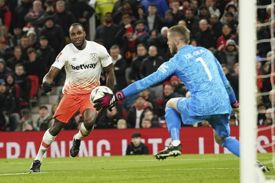 David de Gea måtte vise klasse flere ganger da West Ham dominerte bortekampen mot Manchester United, men vertene triumferte til slutt. David de Gea måtte vise klasse flere ganger da West Ham dominerte bortekampen mot Manchester United, men vertene triumferte til slutt. Foto: Dave Thompson, AP / NTB