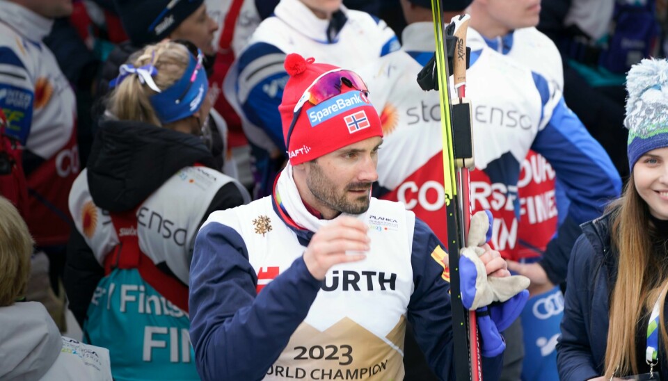 Hans Christer Holund kommer hjem med gull på stafett og bronse på 15km fra ski-VM. Hans Christer Holund kommer hjem med gull på stafett og bronse på 15km fra ski-VM.