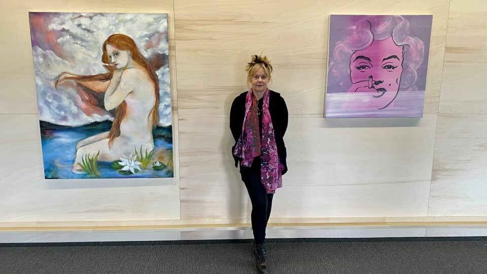 Pia Myrvold er kurator for 8. mars-utstillingen PHASES, hvor åtte kvinnelige billedkunstnere stiller ut totalt åtte verk. Myrvold har galleri og atelier ved travbanen på Forus. Pia Myrvold er kurator for 8. mars-utstillingen PHASES, hvor åtte kvinnelige billedkunstnere stiller ut totalt åtte verk. Myrvold har galleri og atelier ved travbanen på Forus.