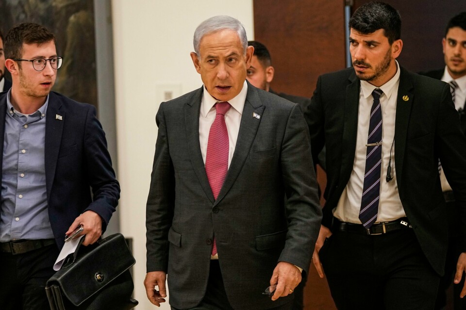 Israels statsminister Benjamin Netanyahu skal besøke Berlin, men det er sterke protester mot besøket i den tyske hovedstaden. Israels statsminister Benjamin Netanyahu skal besøke Berlin, men det er sterke protester mot besøket i den tyske hovedstaden. Foto: AP / NTB
