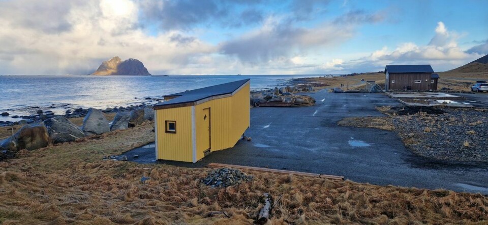 Slik ser eiendommen ut i dag, med hus og badstue. Slik ser eiendommen ut i dag, med hus og badstue.
