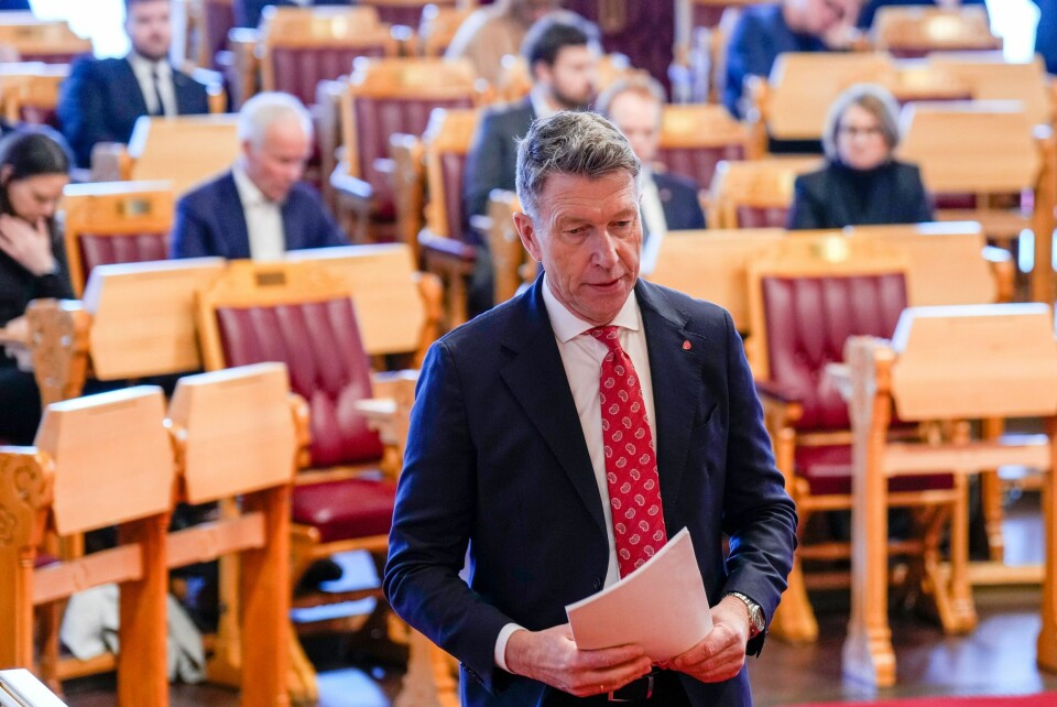Olje- og energiminister Terje Aasland redegjør for Stortinget om Fosen-saken. Olje- og energiminister Terje Aasland redegjorde for Stortinget om Fosen-saken mandag. Foto: Fredrik Varfjell / NTB
