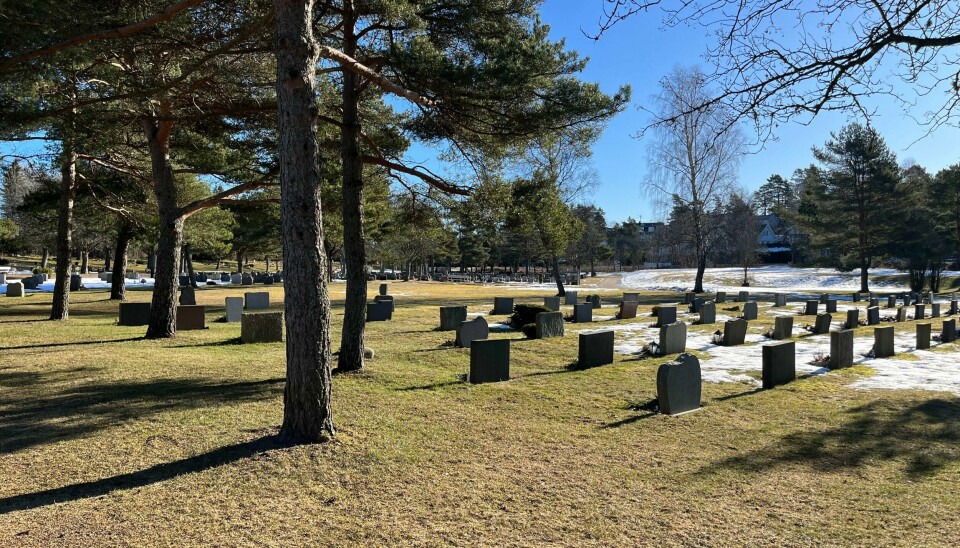 Nye vedtekter skal på plass, og gravlundsjef Bjørn Thore Amundsen og kirken vil gjerne høre hva befolkningen mener om dem.