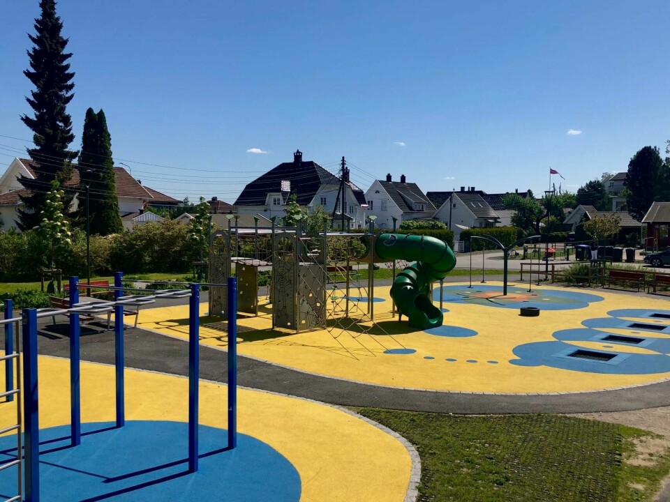 «Det finnes mange lekeapparater som er egnet til både helt friske og funksjonshemmede», skriver Øistein Lie. Bildet viser treningsparken og lekeplassen i Smertulia på Kråkerøy. Treningspark og lekeplass i Smertulia på Kråkerøy.