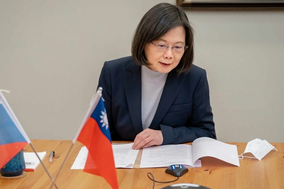 Kina ber USA om å ikke arrangere en mellomlanding for Taiwans president Tsai Ing-wen. Den taiwanske presidenten Tsai Ing-wen drar neste uke til Mellom-Amerika. Underveis skal hun også besøke USA. Foto: Taiwans presidentkontor / AP / NTB