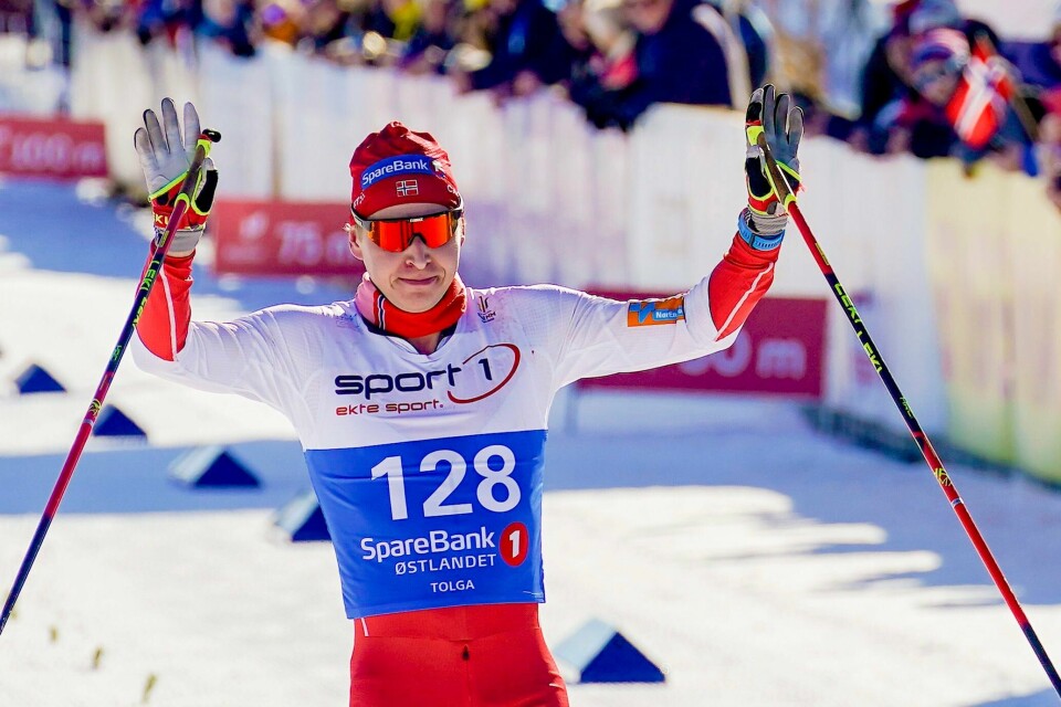Simen Hegstad Krüger gikk inn til mål som en suveren NM-vinner på femmila på Tolga. Foto: Terje Bendiksby / NTB Simen Hegstad Krüger gikk inn til mål som en suveren NM-vinner på femmila på Tolga. Foto: Terje Bendiksby / NTB