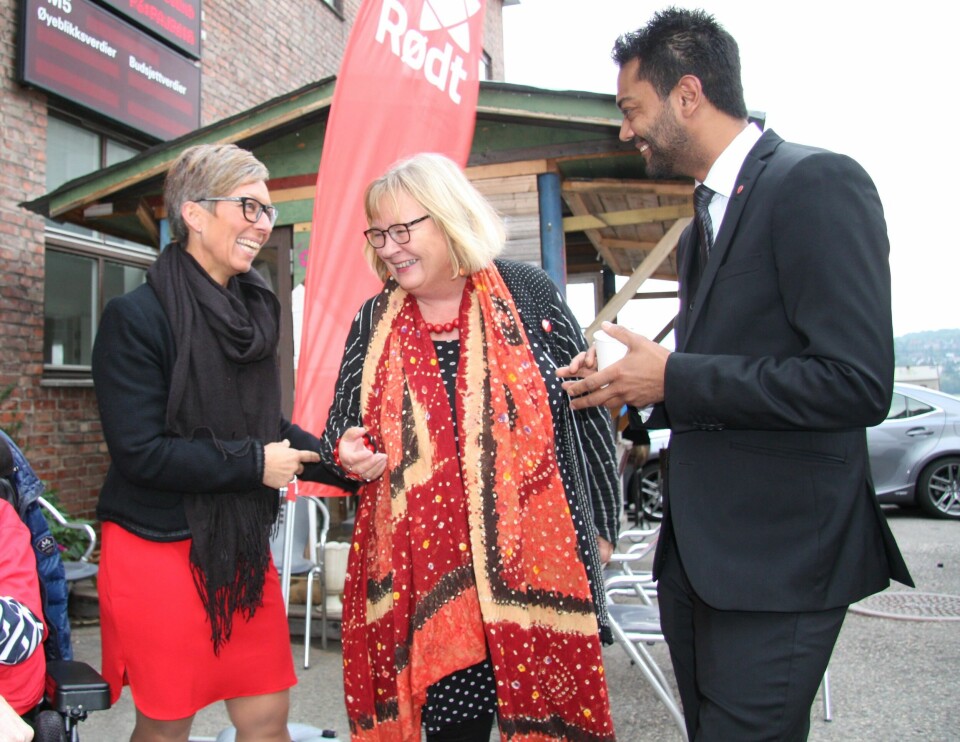 Arbeiderpartiets ordførerkandidat Hanne Tollerud (t.v.) er klar for å forplikte seg til et samarbeid med SVs May Hansen (SV) og Rødt. Til høyre leder for Moss Ap, Shakeel Rehman. FOTO: MARIE DE ROSA Arbeiderpartiets ordførerkandidat Hanne Tollerud (t.v.) er klar for å forplikte seg til et samarbeid med SVs May Hansen (SV) og Rødt. Til høyre leder for Moss Ap, Shakeel Rehman. FOTO: MARIE DE ROSA